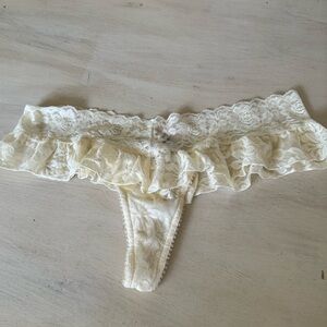 Vintage New Victoria’s Secret Sexy Little Things Thong Panty Ivory Lace medium